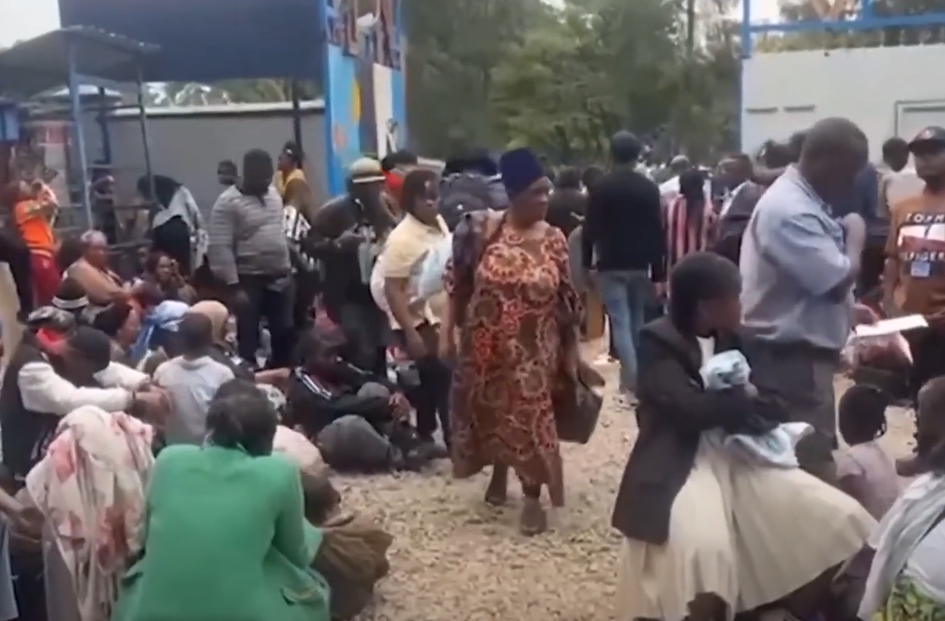 कांगो में सेना और विद्रोहियों के बीच बढ़ते संघर्ष के कारण हजारों लोगों को पलायन के लिए बाध्‍य होना पड़ा