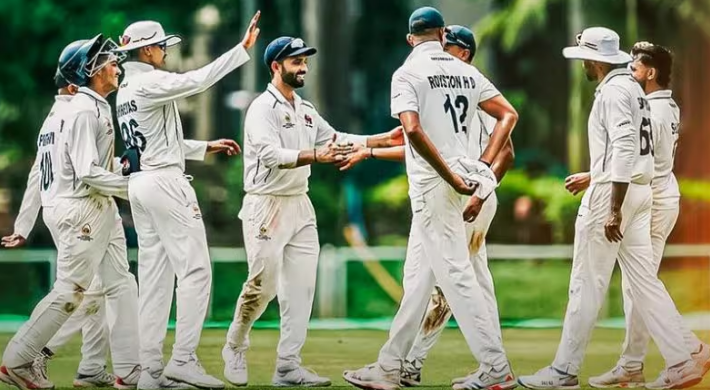 रणजी करंडक क्रिकेट स्पर्धेत मुंबई आणि विदर्भ उपांत्य फेरीत