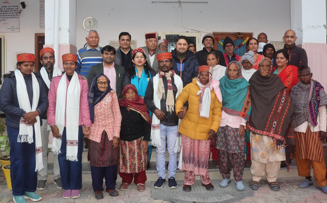 एक वृद्ध महिला को उसके परिवार से मिलवाने में मंडी जिला प्रशासन के प्रयास रंग लाए