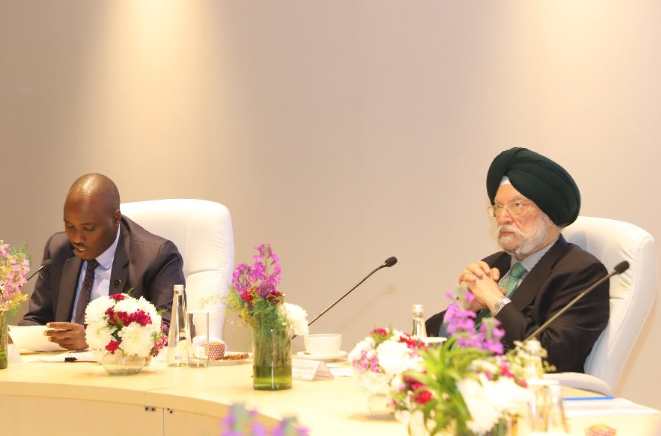 हरदीप सिंह पुरी ने भारत ऊर्जा सप्ताह 2025 के दूसरे दिन स्वच्छ खाना पकाने पर एक मंत्रिस्तरीय गोलमेज़ की अध्यक्षता की