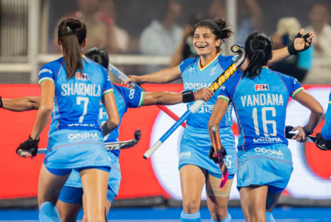 भुवनेश्वर में एफआईएच प्रो हॉकी लीग में भारतीय महिला टीम का सामना आज शाम सवा पांच बजे से स्पेन से होगा