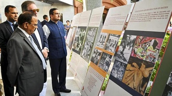 विवेकानंद इंटरनेशनल फाउंडेशन ने नई दिल्‍ली स्थि‍त अपने कार्यालय में बांग्‍लादेश में अल्‍पसंख्‍यकों के उत्‍पीड़न से संबंधित एक प्रदर्शनी और चर्चा का आयोजन किया