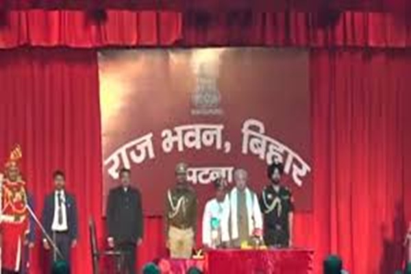 بہار میں نتیش کمار کی سربراہی والی سرکار میں وزیروں کی کونسل میں بی جے پی کے 7 ارکانِ اسمبلی کو شامل کیا   گیا ہے