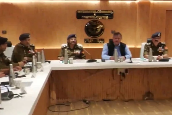 UP Chief Secretary, DGP Review Final Preparations for Mahashivratri Bath at Mahakumbh