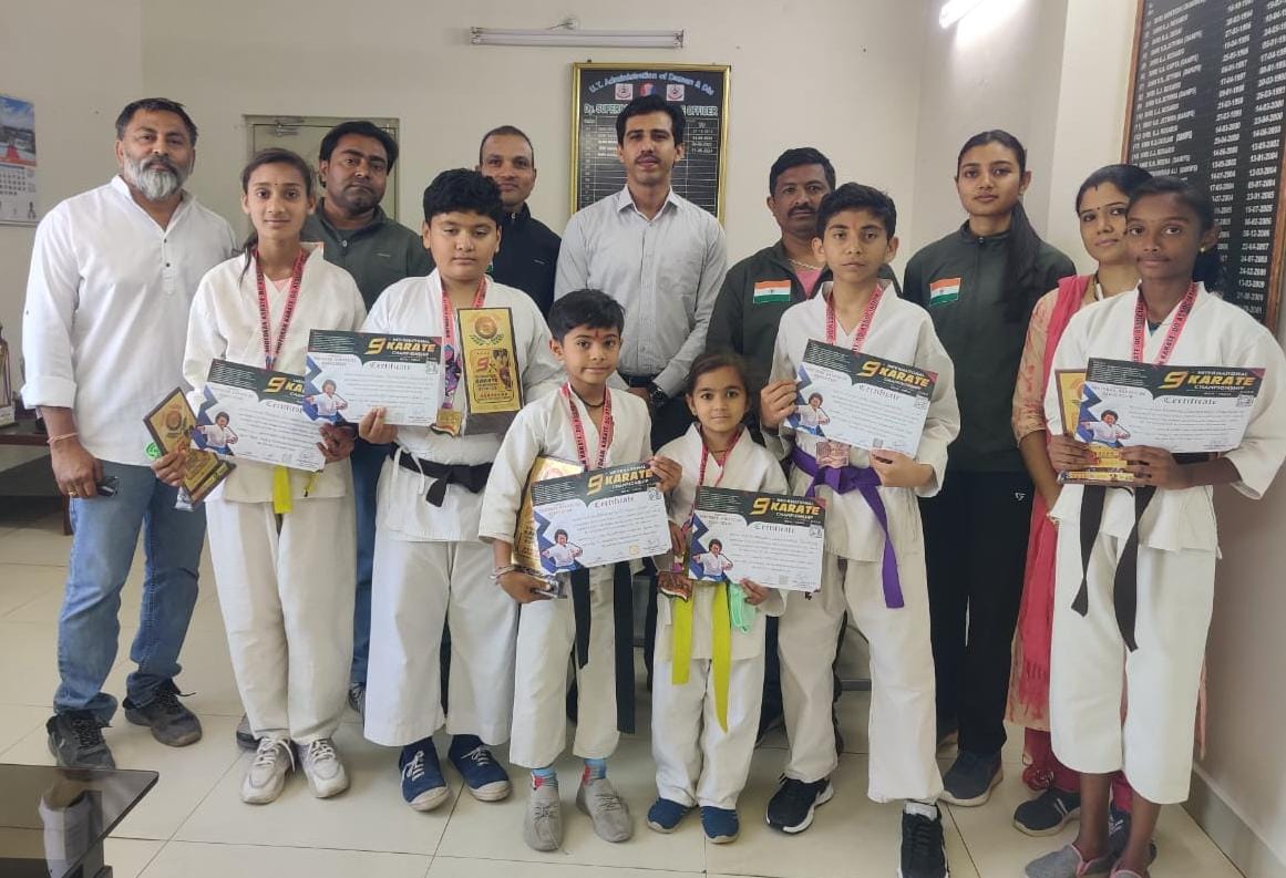 દીવના વિદ્યાર્થીઓએ ગોવામાં યોજાયેલી 9B ઇન્ટરનેશનલ કરાટે ચેમ્પિયનશિપમાં ત્રણ સુવર્ણ ચંદ્રક સહિત સાત મેડલો જીત્યા છે