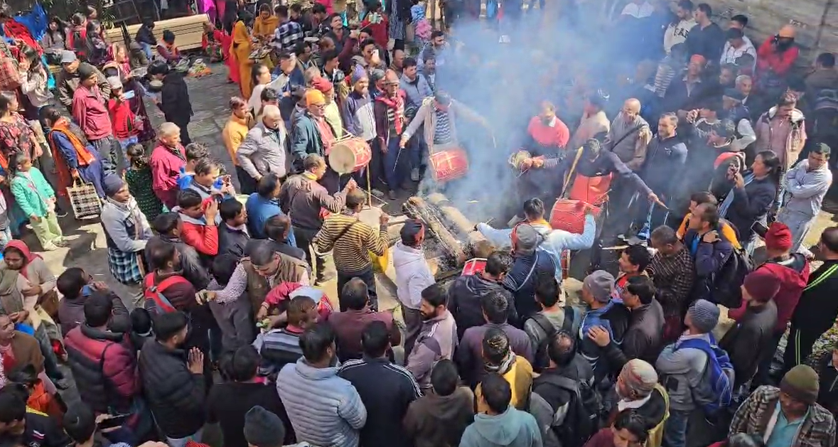 महाशिवरात्रि के पर्व पर सतराली की होली बाबा बागनाथ के धाम पहुंची