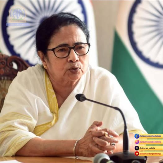 স্বাস্থ্য ক্ষেত্রে পশ্চিমবঙ্গ বর্তমানে দেশের এক নম্বর বলে স্বাস্থ্যমন্ত্রী তথা মুখ্যমন্ত্রী মমতা ব্যানার্জি দাবী করেছেন।