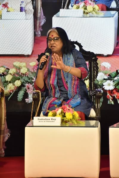 আন্তর্জাতিক নারী দিবসের আগে নারীর ক্ষমতায়নের বিভিন্ন দিক নিয়ে ‘শক্তিরূপেণ- অন্তর্নিহিতশক্তিমুক্তি’ শীর্ষক অনুষ্ঠানে আয়োজন করে আকাশবাণী কলকাতা।