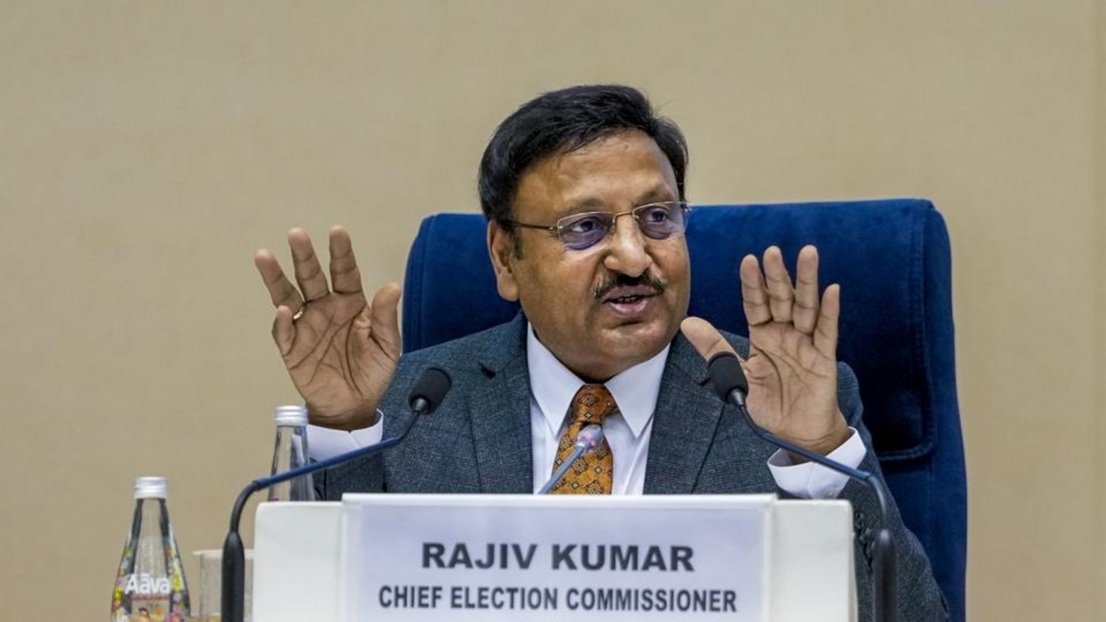 मतदार यादीत फेरफार झाल्याच्या आरोपांच्या पार्श्वभूमीवर मुख्य निवडणूक आयुक्त बैठक घेणार