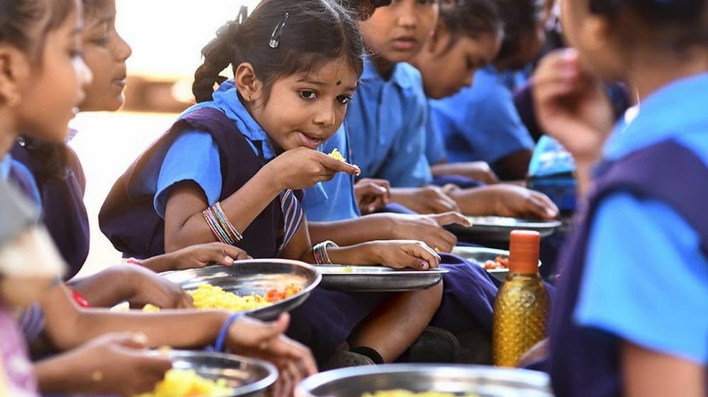 રાજ્યમાં ગત બે વર્ષમાં મધ્યાહન ભોજન યોજના માટે બે હજાર 219 કરોડ રૂપિયાનો ખર્ચ કરાયો