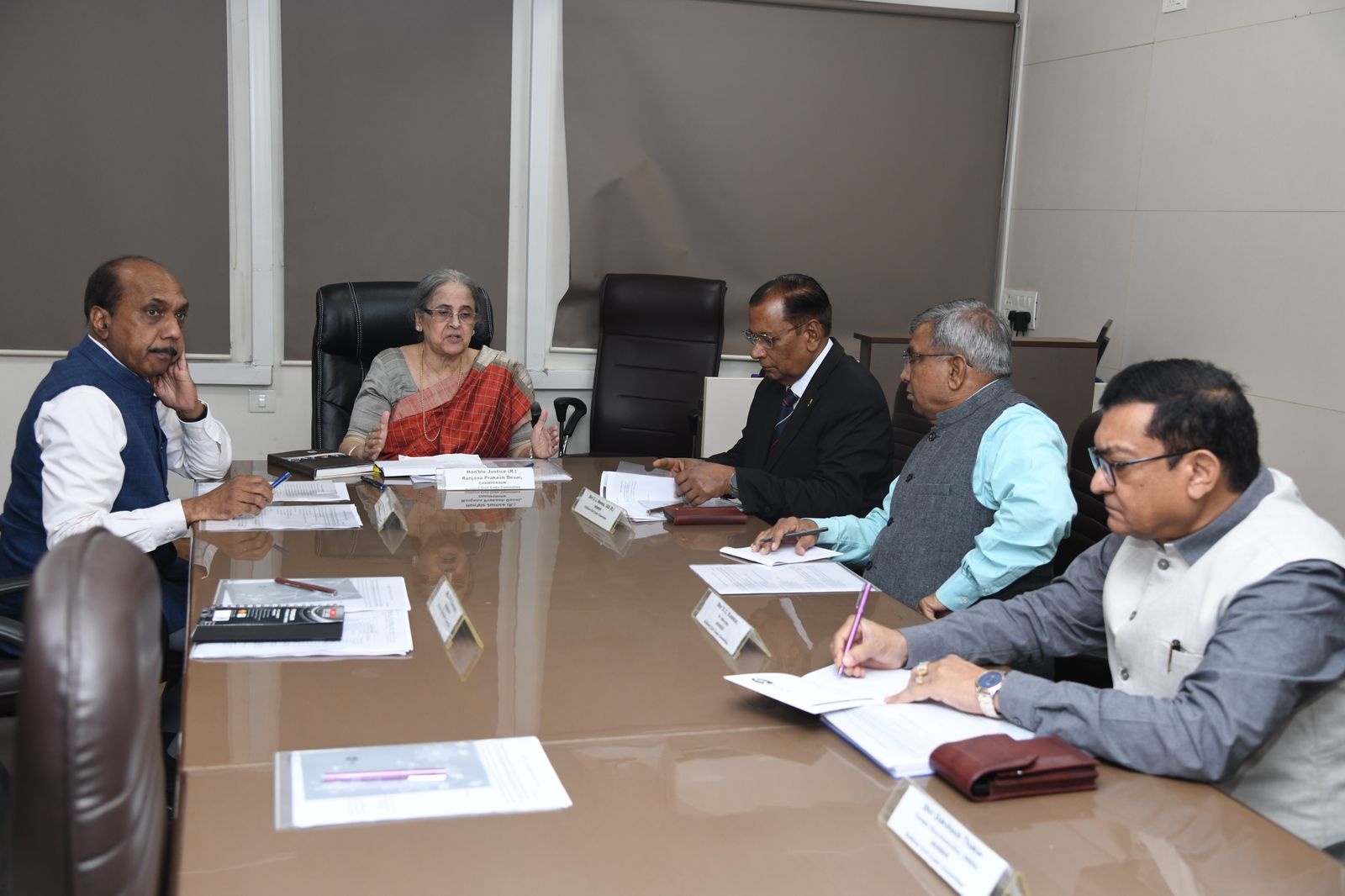 રાજ્યમાં સમાન નાગરિક સંહિતા લાગુ કરવાની જરૂરિયાતને ચકાસવા રચાયેલી સમિતિની ગાંધીનગર ખાતે બેઠક યોજાઇ