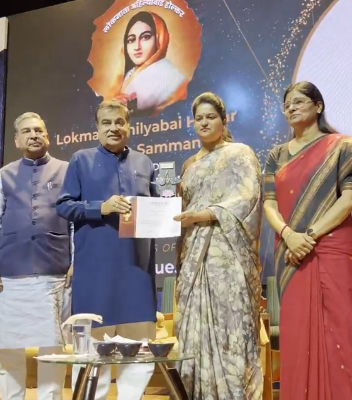 કેન્દ્રીય મંત્રી નીતિન ગડકરીએ કહ્યું છે કે પ્રગતિશીલ સમાજનું નિર્માણ કરવા નાગરિકોએ અસ્પૃશ્યતા, ભેદભાવ અને અસમાનતાઓથી મુક્ત થવું પડશે.