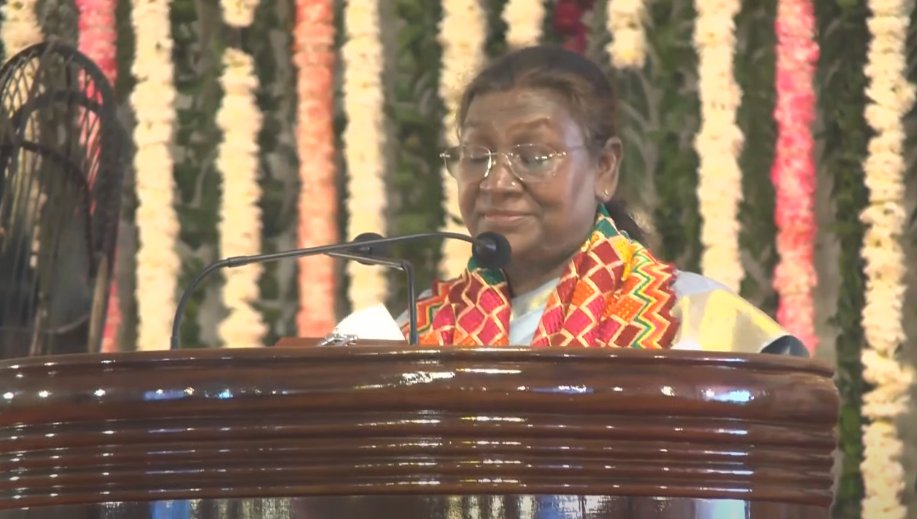 राष्ट्रपति द्रौपदी मुर्मु ने बठिंडा में पंजाब केंद्रीय विश्वविद्यालय के दीक्षांत समारोह को संबोधित किया