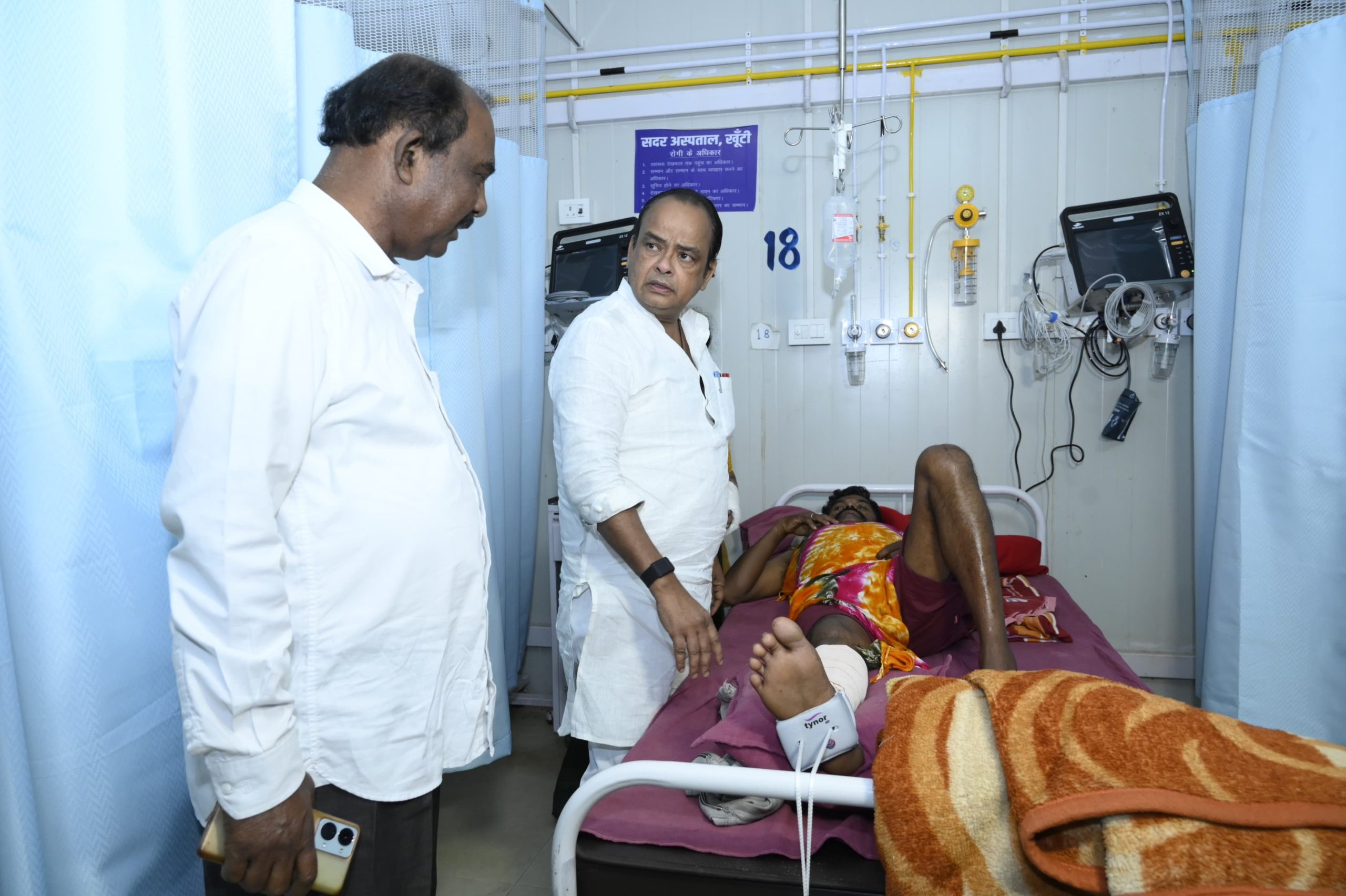 स्वास्थ्य मंत्री डा. इरफान अंसारी ने खूंटी जिले के सरकारी सदर अस्पताल का औचक निरीक्षण किया