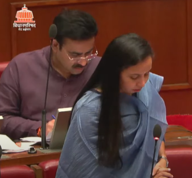 खासगी आस्थापनांमधे विशाखा समिती स्थापन करणं बंधनकारक करणार