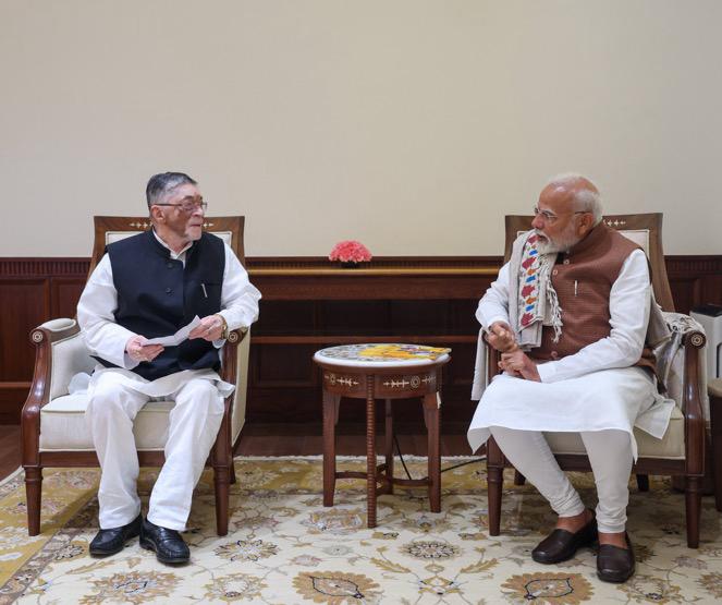झारखंड के राज्यपाल संतोष कुमार गंगवार ने आज प्रधानमंत्री नरेंद्र मोदी से नई दिल्ली में शिष्टाचार भेंट की