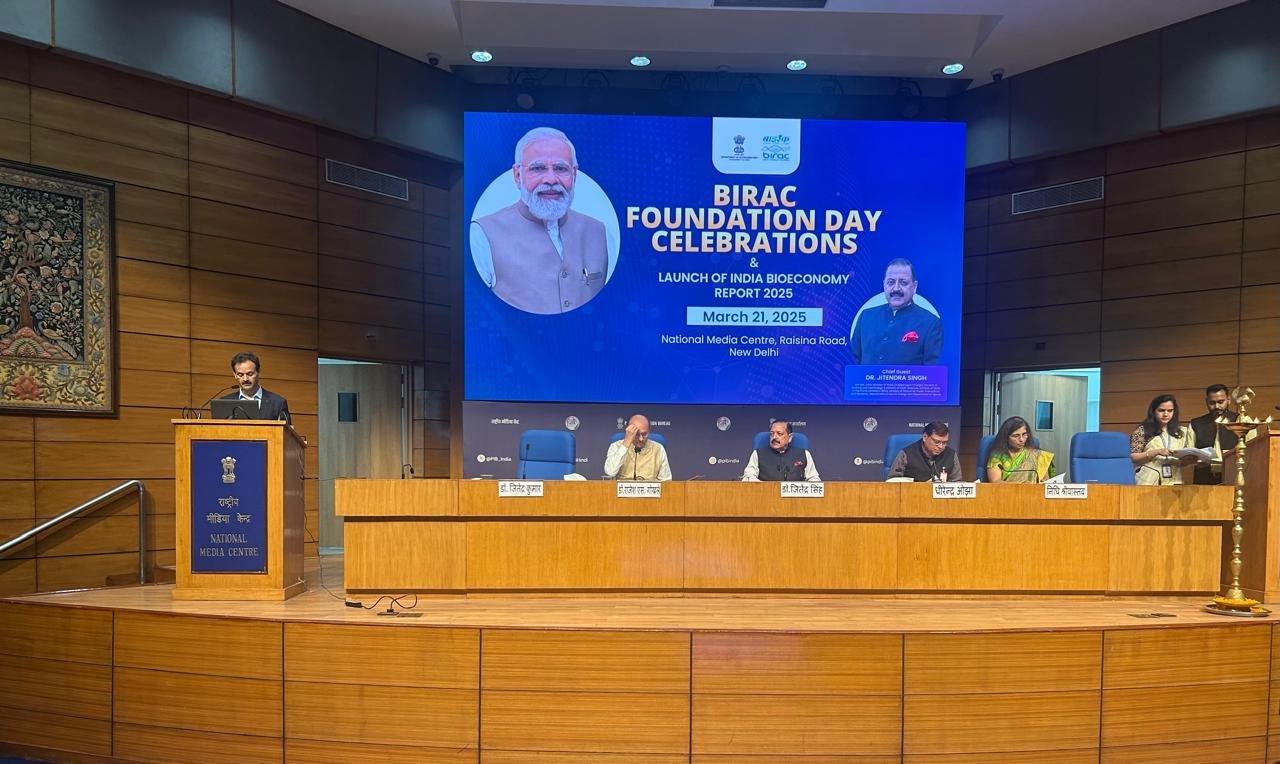भारत में लगभग 10,000 जैव प्रौद्योगिकी स्टार्टअप, जो करीब 165 अरब डॉलर की जैव अर्थव्यवस्था में दे रहे योगदान