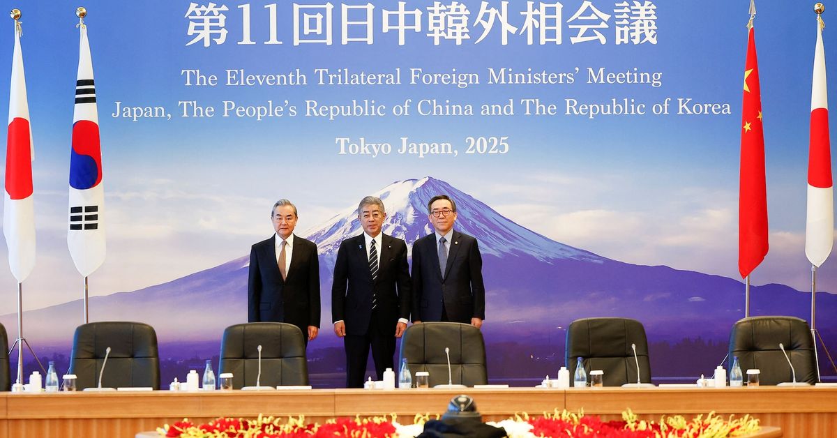 जापान, चीन और दक्षिण कोरिया के विदेश मंत्रियों की तोक्‍यो में बैठक हुई