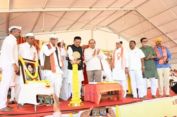 १३ व्या अखिल भारतीय मराठी संत साहित्य संमेलनाला शिर्डीत सुरुवात