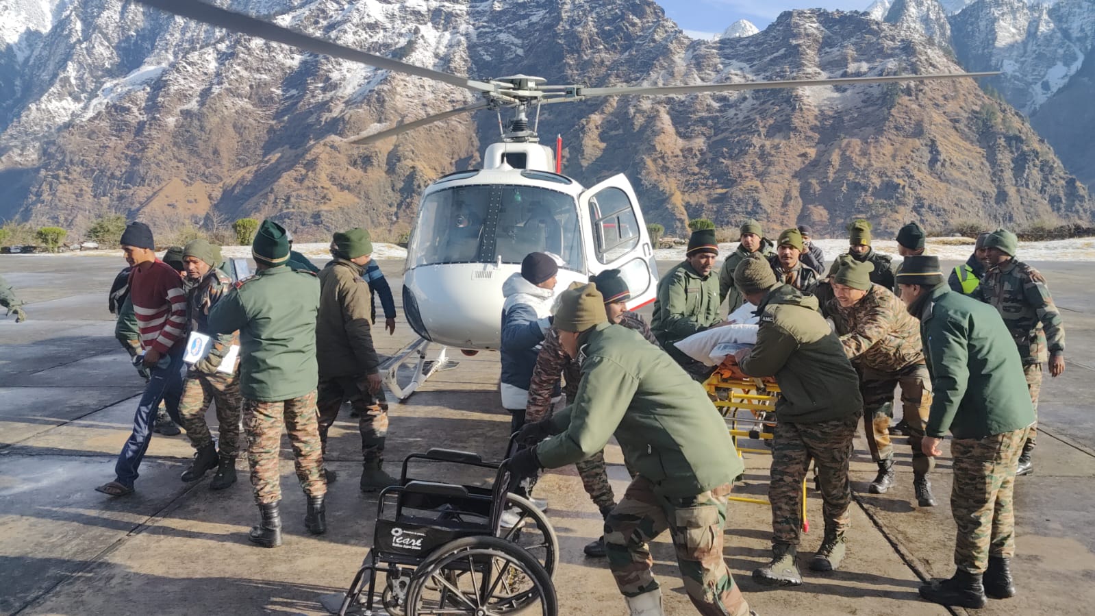 उत्तराखंडः चमोली के माणा गांव में 28 फरवरी को आए हिमस्खलन के बाद फंसे श्रमिकों को बचाने का काम पूरा