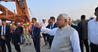 मुख्यमंत्री नीतीश कुमार ने जे.पी. गंगा पथ का निर्माण तेजी से पूरा करने का निर्देश दिया