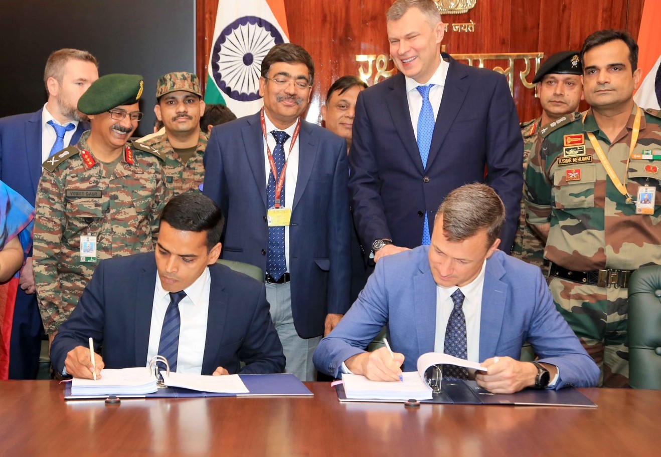 रक्षा मंत्रालय ने T-72 टैंकों के लिए रूस के साथ 24 करोड़ 80 लाख अमरीकी डॉलर के अनुबंध पर हस्ताक्षर किए