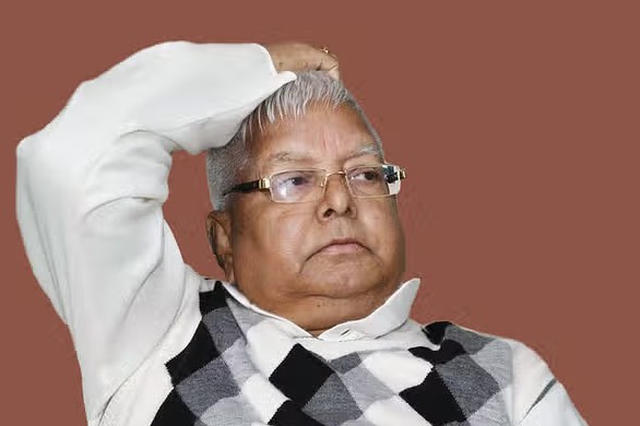 ईडी ने जमीन के बदले नौकरी के धनशोधन मामले में पूछताछ के लिए लालू यादव को किया तलबब