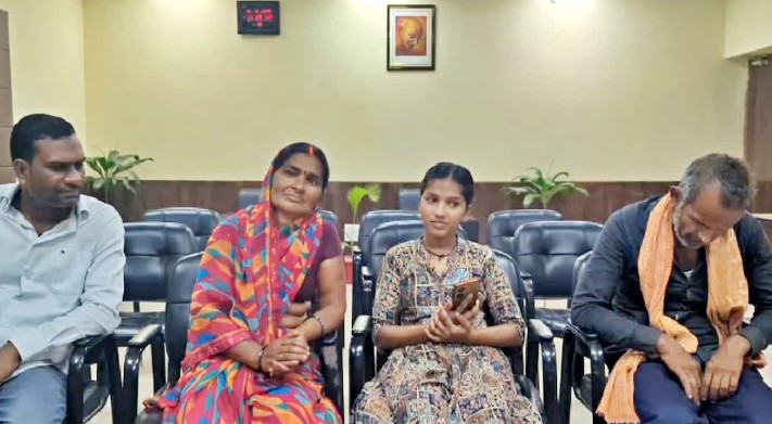 बिहार में पटना जिले की एक छात्रा खुशबू ने प्रतिष्ठित विज्ञान संकाय में प्रवेश के लिए केंद्रीय शिक्षा मंत्री धर्मेंद्र प्रधान के सहयोग के लिए उनका आभार व्‍यक्‍त किया