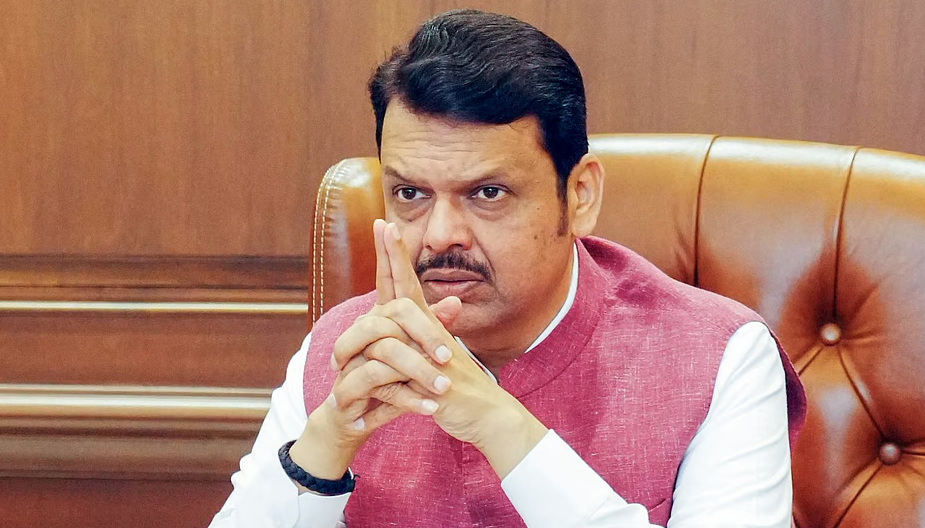 महाराष्ट्रात ३० लाख रुपयांपेक्षा जास्त किमतीच्या इलेक्ट्रिक वाहनांवर ६ % कर लावण्याचा निर्णय मागे