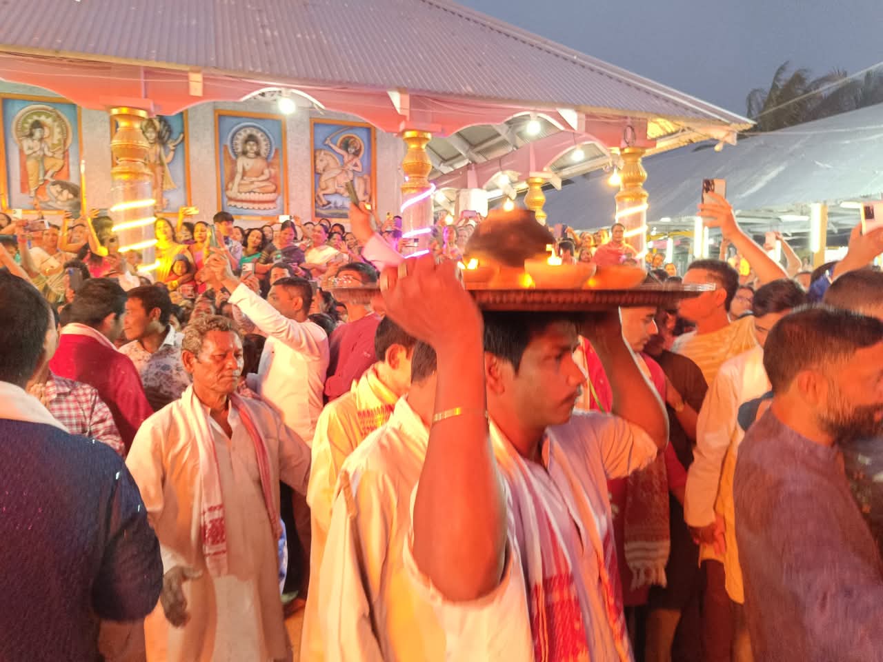 ৰাজ্যৰ প্ৰান্ত প্রান্তে আজি পৰম্পৰাগত ৰীতি-নীতি আৰু উৎসাহ-উদ্দীপনাৰে দৌল উৎসৱ আৰম্ভ