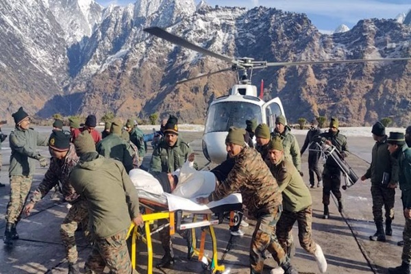 اتراکھنڈ کے چمولی ضلعے کے مانا گاؤں میں برفیلے تودے کھسکنے کی وجہ سے BRO کیمپ میں پھنسے کارکنوں میں سے اب تک 51 کارکنوں کو باہر نکال لیا گیا ہے۔