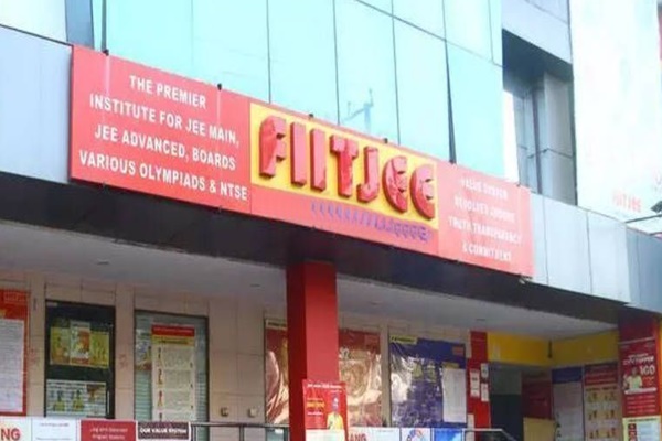 دلّی پولیس کے معاشی جرائم سے متعلق شاخ نے نئی دلّی میں FIIT-JEE کوچنگ سینٹر کے خلاف متعدد شکایات موصول ہونے کے سبب ایک کیس درج کیا ہے