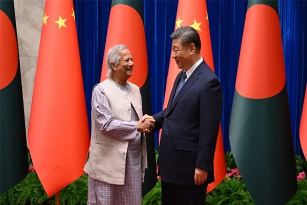 বেইজিঙত চীনৰ ৰাষ্ট্ৰপতি শি জিনপিঙৰ সৈতে মহম্মদ ইউনুছৰ দ্বিপাক্ষিক আলোচনা