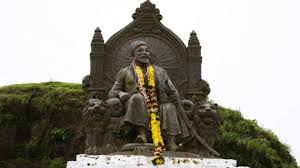 आग्रा इथं छत्रपती शिवाजी महाराजांचं भव्य स्मारक उभारण्यासाठीची जबाबदारी आता पर्यटन विभागाकडे