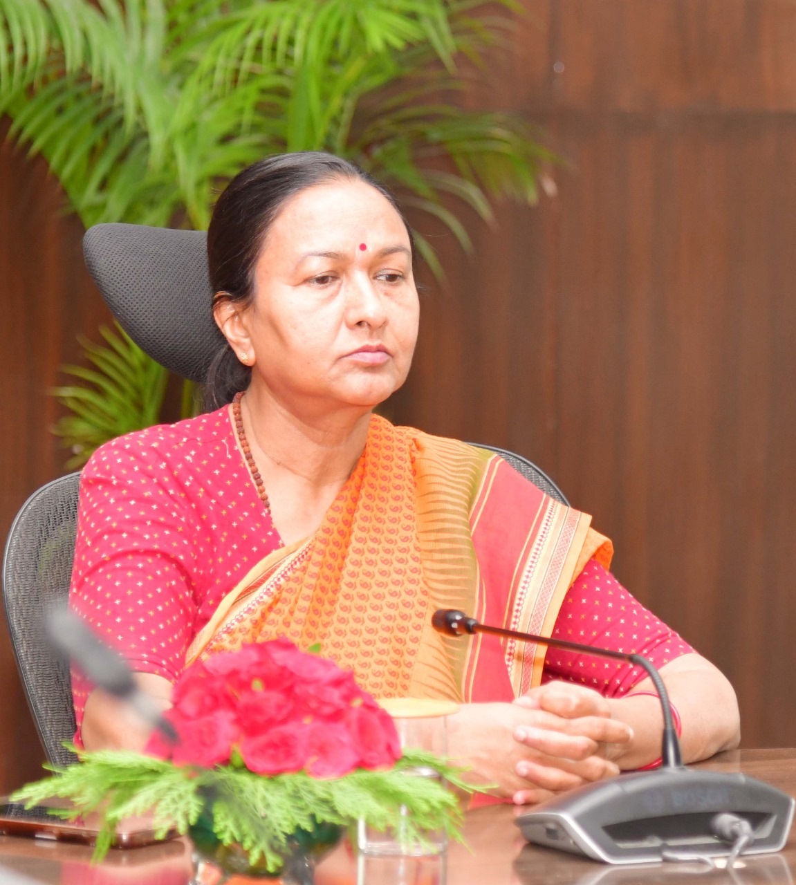 मुख्य सचिव राधा रतूड़ी ने भूकंप संवेदनशील उच्च पर्वतीय क्षेत्रों में हल्की निर्माण सामग्री का उपयोग करने पर जोर दिया