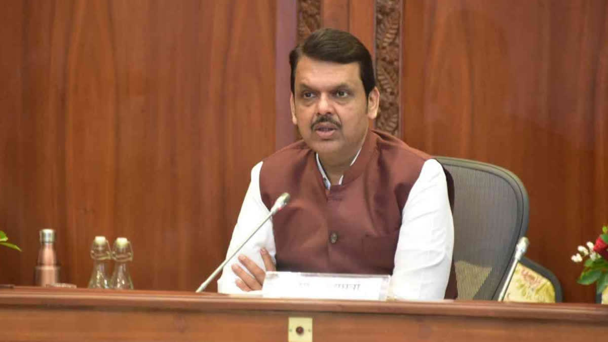 दिव्यांगांसाठी रोजगार आणि स्टॉलबाबतचं धोरण तयार करण्याचे मुख्यमंत्र्यांचे निर्देश