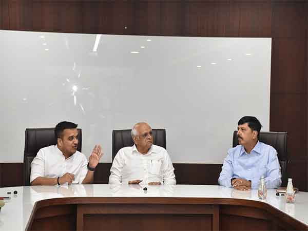 અમદાવાદના ચંડોળા તળાવ પરથી 60 હજાર ચોરસ મીટરનું દબાણ હટાવાયું, મુખ્યમંત્રી ભૂપેન્દ્ર પટેલે કામગીરીની સમીક્ષા કરી