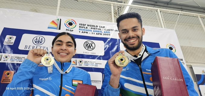 आईएसएसएफ विश्व कप: विजयवीर सिद्धू अर्जेंटीना में 25 मीटर रैपिड फायर पिस्‍टल स्‍पर्धा में स्वर्ण जीतने वाले पहले भारतीय बने