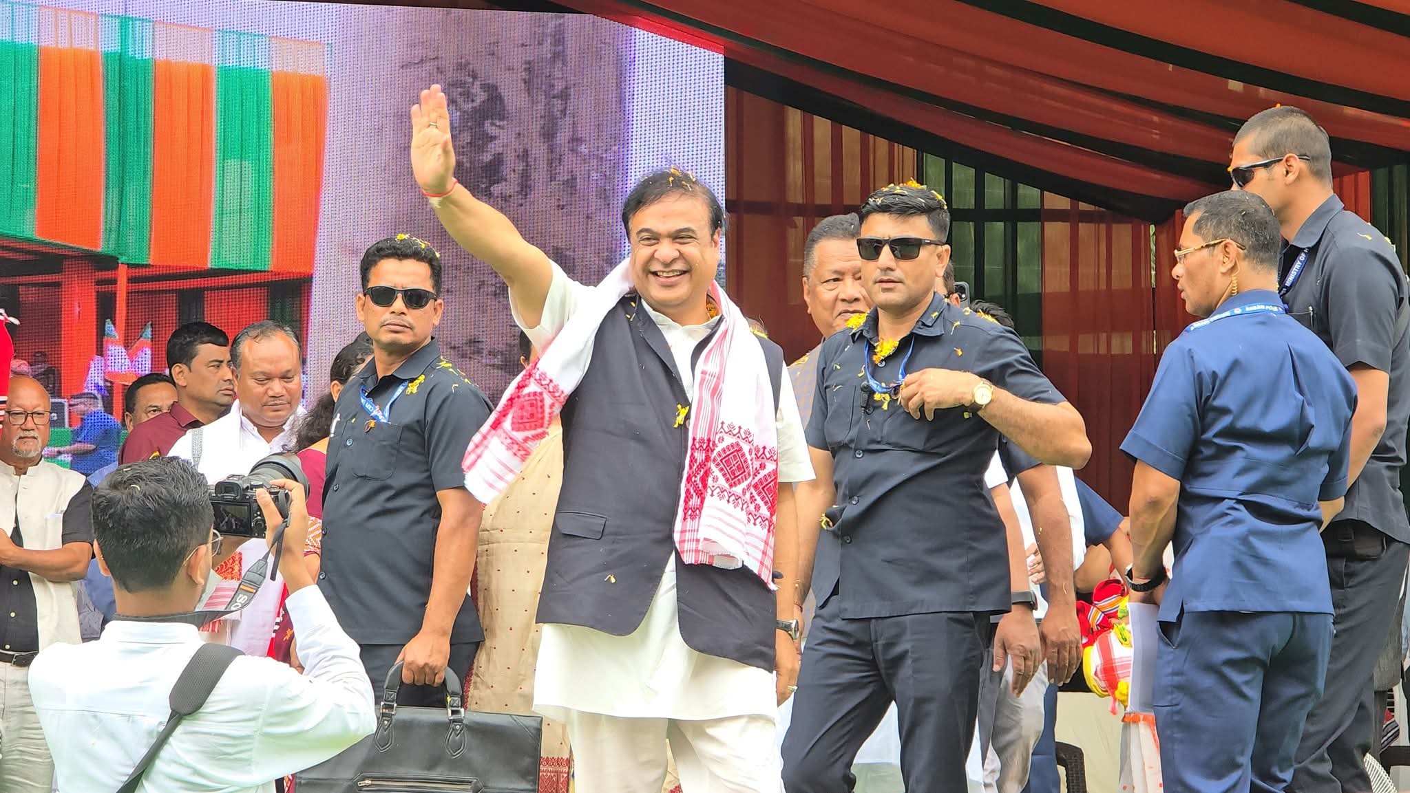 পঞ্চায়ত নিৰ্বাচনৰ বাবে বিভিন্ন ৰাজনৈতিক দলৰ প্ৰচাৰ অভিযান অব্যাহত