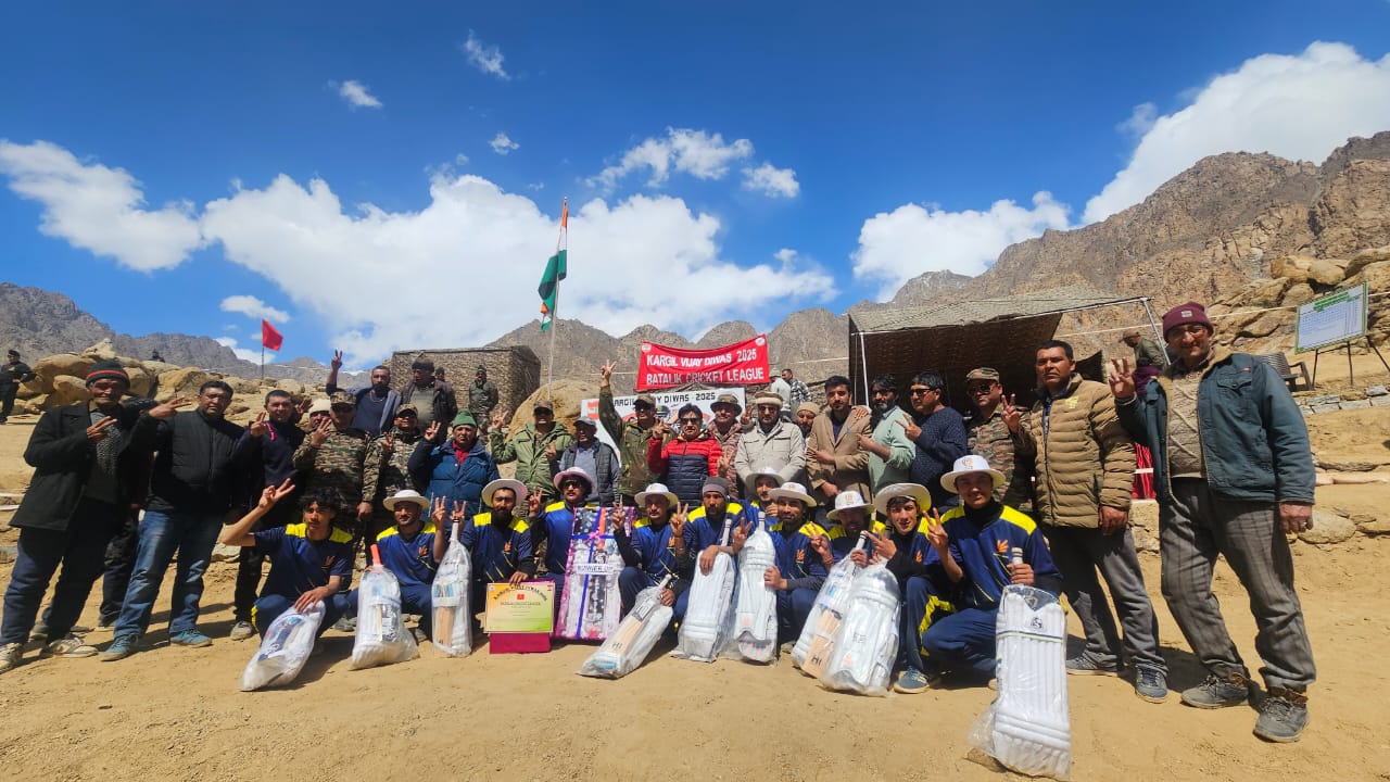 लद्दाखः सेना ने करगिल विजय दिवस-2025 समारोह के अंतर्गत जुबर स्टेडियम में बटालिक क्रिकेट लीग का आयोजन किया