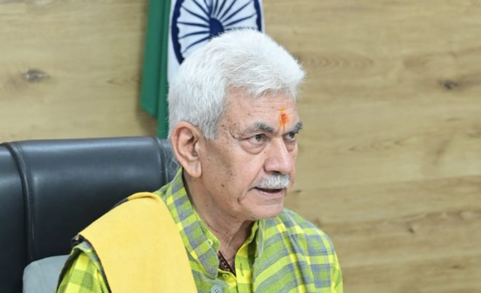 जम्मू-कश्मीर में राष्ट्र-विरोधी गतिविधियों में शामिल होने के कारण दो सरकारी कर्मचारी बर्ख़ास्त