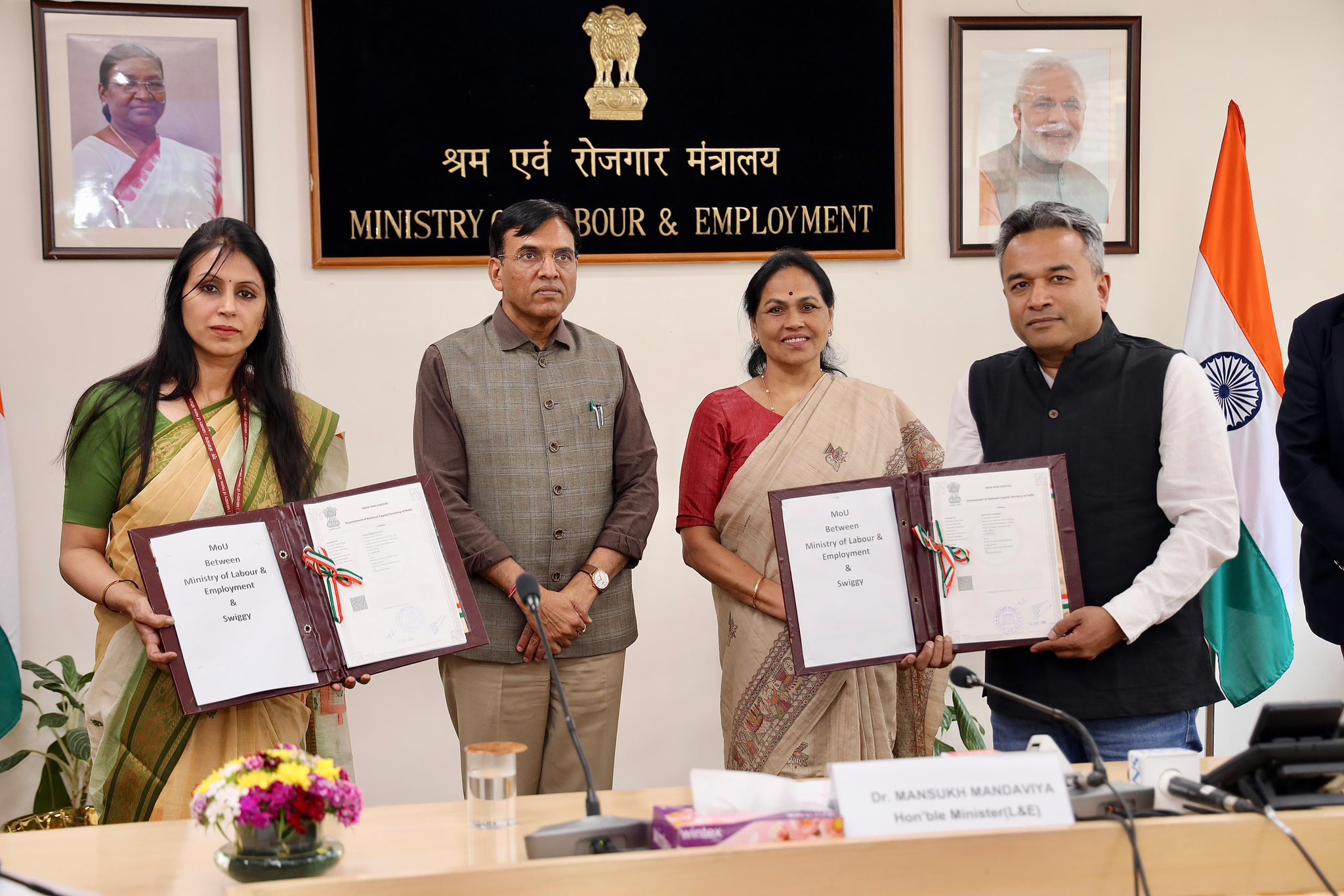 श्रम और रोजगार मंत्रालय ने नई दिल्ली में भोजन का ऑनलाइन ऑडर देने और आपूर्ति करने वाली एक कंपनी के साथ समझौता ज्ञापन पर हस्ताक्षर किए