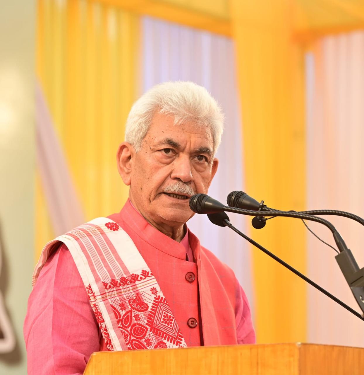 जम्मू-कश्मीर के उपराज्यपाल मनोज सिन्हा ने हिमाचल दिवस समारोह में भाग लिया