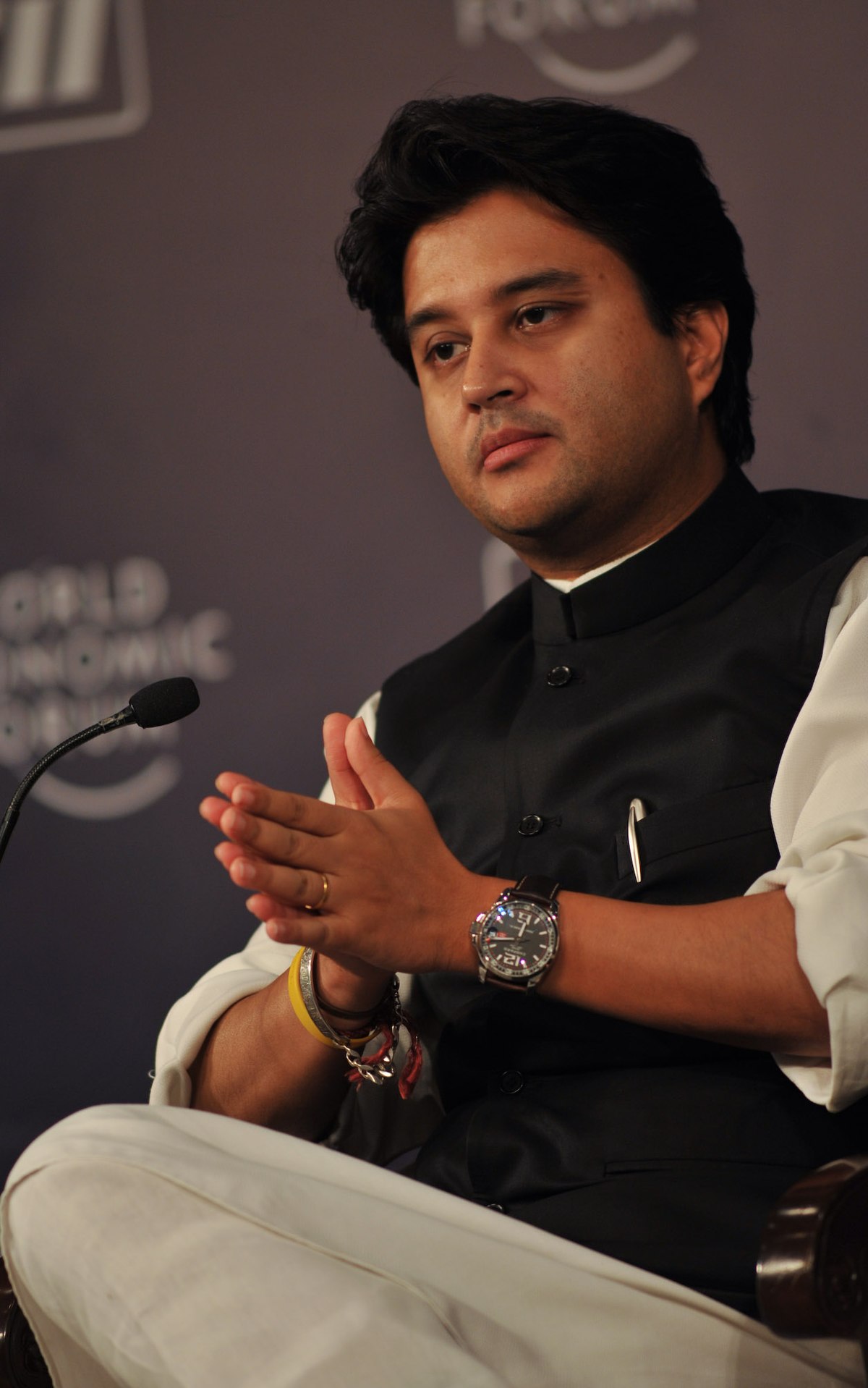 भारतीय-डाक को देश के अग्रणी लॉजिस्टिक्स संगठन में बदलना हैः ज्योतिरादित्य सिंधिया