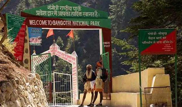 पर्यटकों के लिए खोले गए गंगोत्री राष्ट्रीय पार्क के गेट