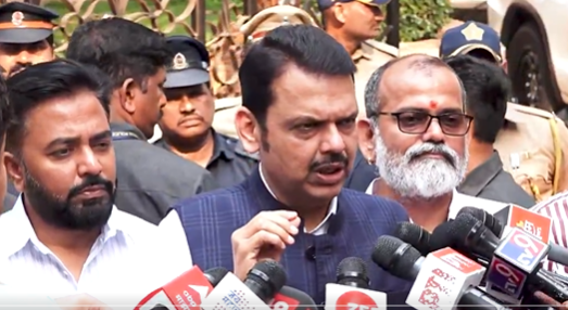 वक्फ सुधारणा विधेयकाचं सत्ताधाऱ्यांकडून स्वागत, विरोधकांची टीका