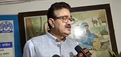 प्रसार भारती के अध्‍यक्ष ने नवनीत सहगल ने आकाशवाणी पटना के अधिकारियों के साथ एक समीक्षा बैठक की