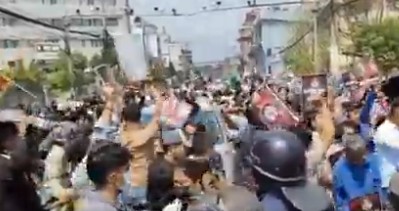 पहलगाम में एक नेपाली नागरिक समेत निर्दोष पर्यटकों पर हुए आतंकवादी हमले के विरोध में नेपाल में कई विरोध प्रदर्शन हुए