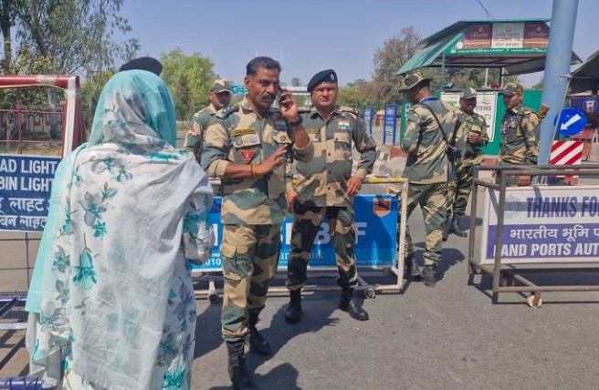 सार्क वीजा पर भारत में रह रहे पाकिस्तानी नागरिकों को देश छोड़ने के लिए दी गई 48 घंटे की समय सीमा समाप्त