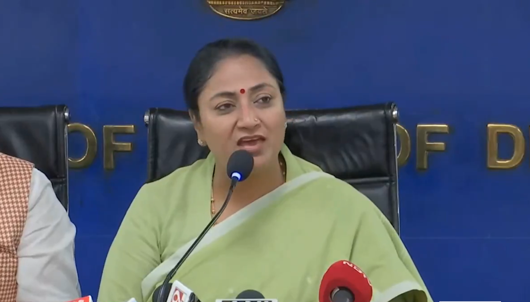 दिल्ली सरकार ने राष्ट्रीय राजधानी क्षेत्र के निजी और सरकारी स्कूलों में फीस निर्धारित करने संबंधी विधेयक के मसौदे को मंजूरी दी